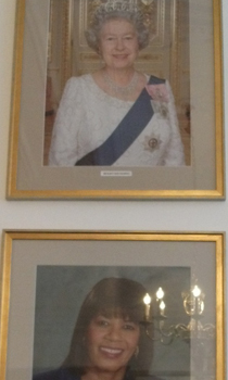 Pictures of The Queen and the Jamaican PM at Jamaica's High Commission, London